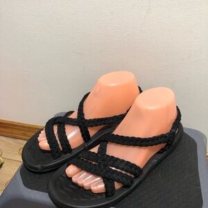 Megnya Women’s Black Strappy Braid Comfort Sandals Size 8